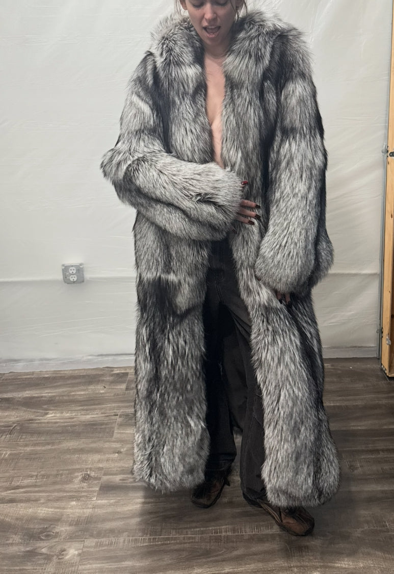 Vulpes Coat in Fox Fur